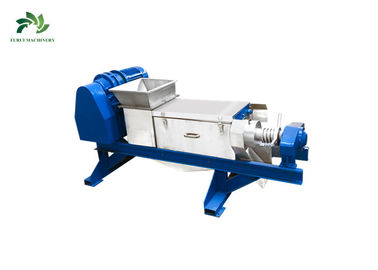China Stainless Steel Waste Dewatering Screw Press Machine With Shredder 380V supplier